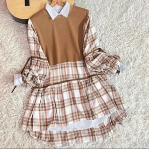 Kleid mit Kragen und Karomuster