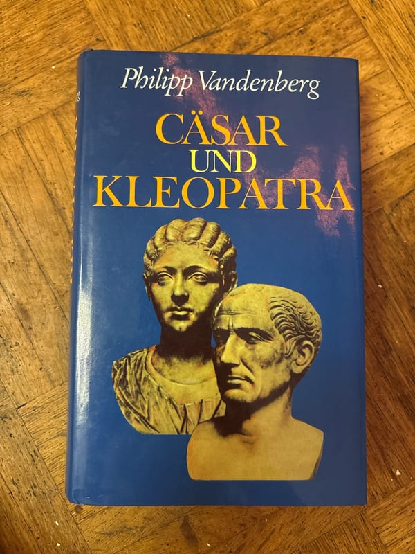 Cäsar und Kleopatra – Philipp Vandenberg — Bild 1 von 2