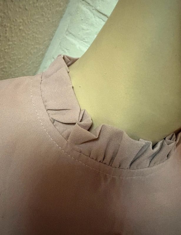 Bluse mit Perlenbesatz — Bild 3 von 6