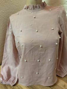 Bluse mit Perlenbesatz — Bild 1 von 6 anzeigen