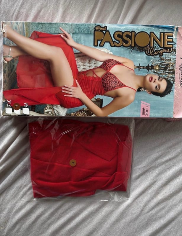 Rotes Negligé – Passione Lingerie — Bild 3 von 3