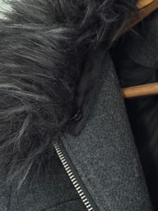 Zara Mantel mit Fellkragen Gr. M — Bild 5 von 5 anzeigen