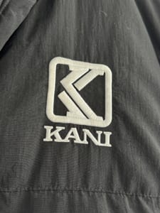 Kani Schwarze Wattierte Weste Gr. XL — Bild 4 von 4 anzeigen