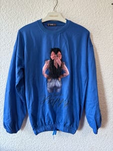 Lora One Sweatshirt, blau – Motiv "Just be Happy" – NEU ohne Etikett — Bild 1 von 3 anzeigen