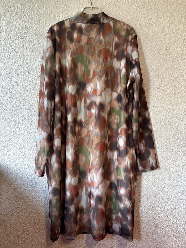 Rainbow Mesh-Kleid, Gr. 44/46 (L) – abstraktes Print, Cut-Out an der Schulter — Bild 3 von 3
