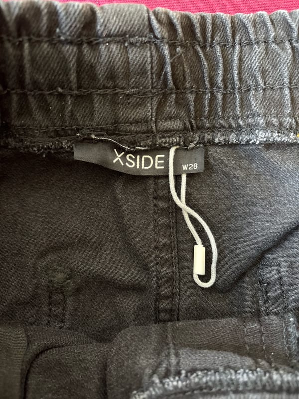 Xside Jeans-Shorts, W28, schwarz — Bild 2 von 3