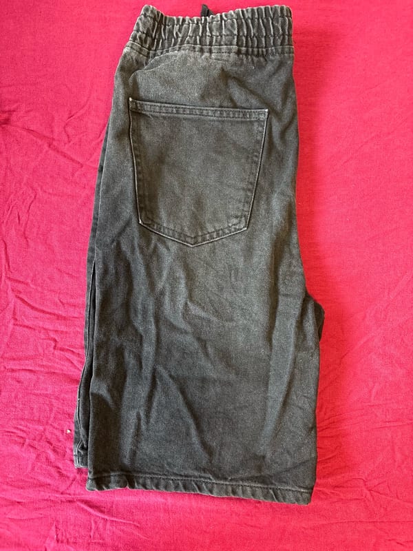 Xside Jeans-Shorts, W28, schwarz — Bild 3 von 3