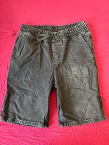 Xside Jeans-Shorts, W28, schwarz — Bild 1 von 3 anzeigen