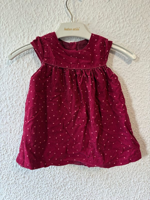 Primark Cordkleid, Gr. 9-12 Monate (80 cm) – Bordeaux mit Punkten — Bild 1 von 3