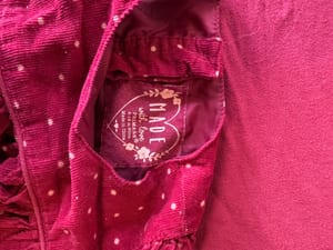Primark Cordkleid, Gr. 9-12 Monate (80 cm) – Bordeaux mit Punkten — Bild 3 von 3 anzeigen