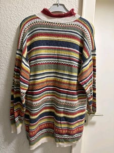 Gestrickter Pullover mit buntem Streifenmuster und Motiv — Bild 3 von 3 anzeigen