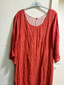 Oversize Kleid in Terrakotta mit Unterkleid – Sommerkleid — Bild 3 von 5 anzeigen