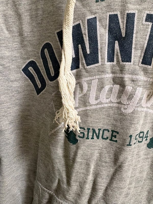 Grauer Hoodie mit Print "Brooklyn Downtown Players" — Bild 4 von 5
