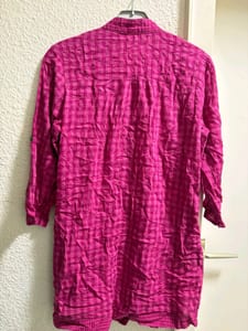 Pinke kariert-gemusterte Bluse mit Nieten – Damen Tunika — Bild 6 von 6 anzeigen