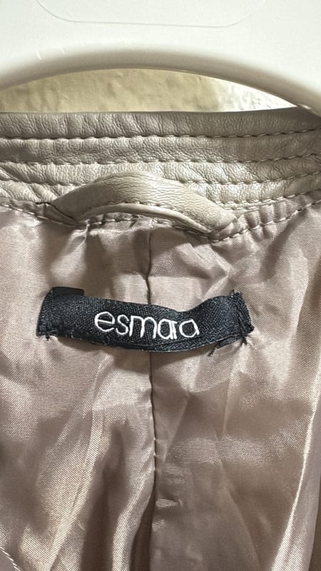 Kurze Kunstlederjacke in Taupe mit Reißverschluss — Bild 5 von 5