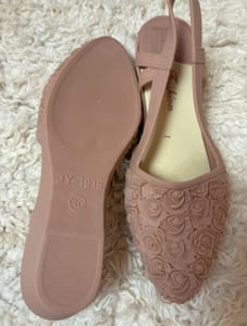 Damenschuhe Slingback Ballerinas mit Rosenmuster – Rosé — Bild 3 von 3 anzeigen