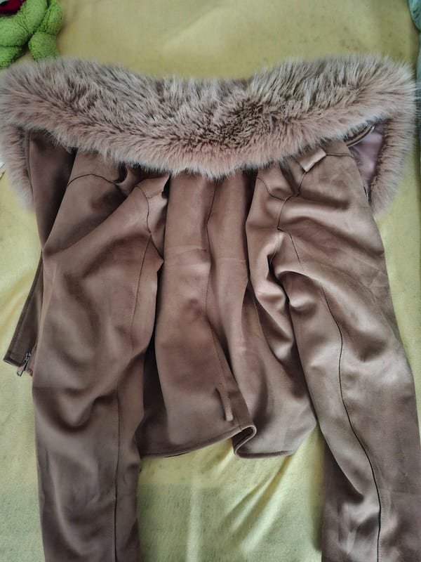 Wildlederjacke im Biker-Stil mit Kunstfellkragen — Bild 2 von 4