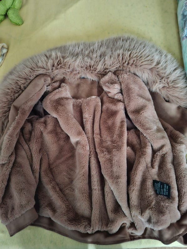 Wildlederjacke im Biker-Stil mit Kunstfellkragen — Bild 4 von 4