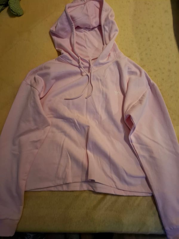 Rosa Hoodie mit Kapuze – kurz geschnitten — Bild 1 von 4
