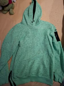 Pullover-Hoodie in Mint mit Kapuze und Reißverschluss-Details — Bild 1 von 6 anzeigen