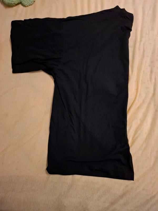 Schwarzes Oversize-T-Shirt mit Hunde-Print — Bild 4 von 4