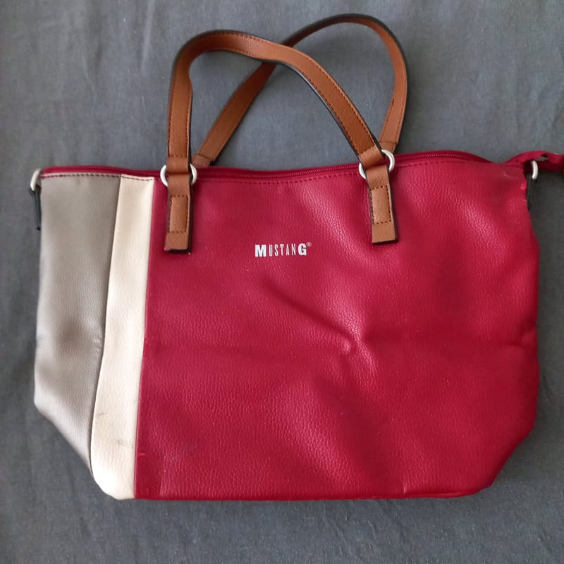Handtasche in Rot mit beige-grauen Seitenteilen — Bild 3 von 5