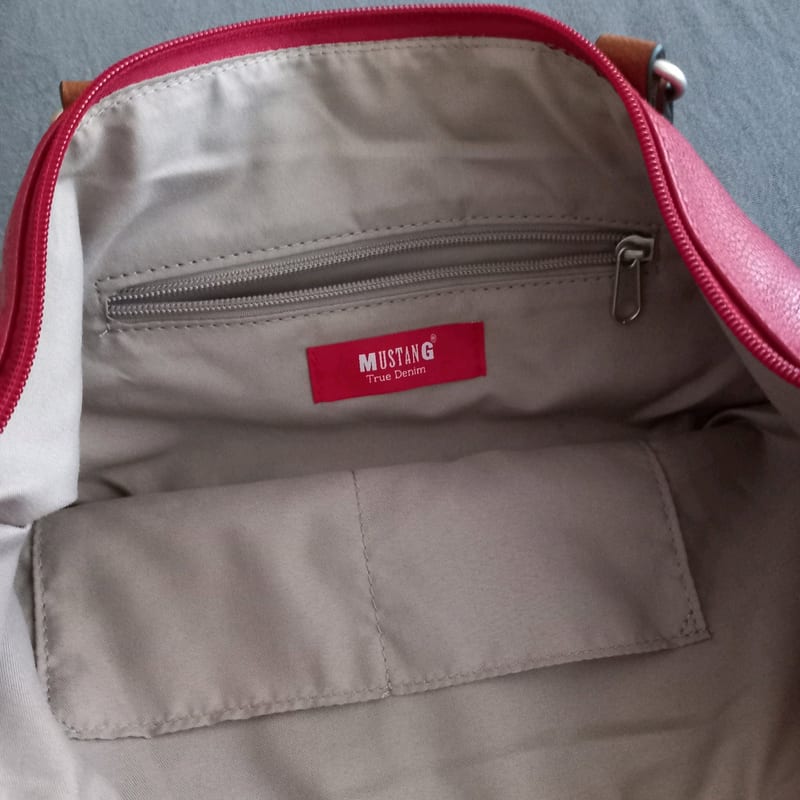 Handtasche in Rot mit beige-grauen Seitenteilen — Bild 4 von 5