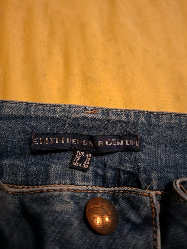Damenjeans im Used-Look mit Rissen, Slim Fit — Bild 4 von 4