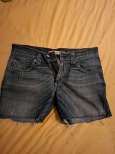 Jeansshorts Damen, Used-Look, ausgefranster Saum — Bild 4 von 4 anzeigen