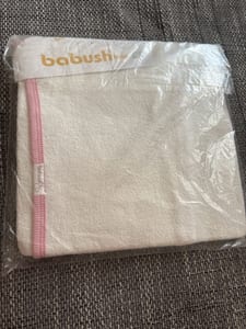 Baby-Kapuzenhandtuch mit Bärchen-Motiv, rosa Einfassung — Bild 2 von 3 anzeigen