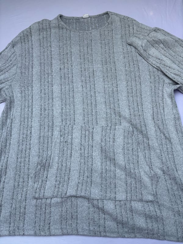 Damen Langarm-Oversize-Pullover in Grau gestreift – Bild 2 von 5