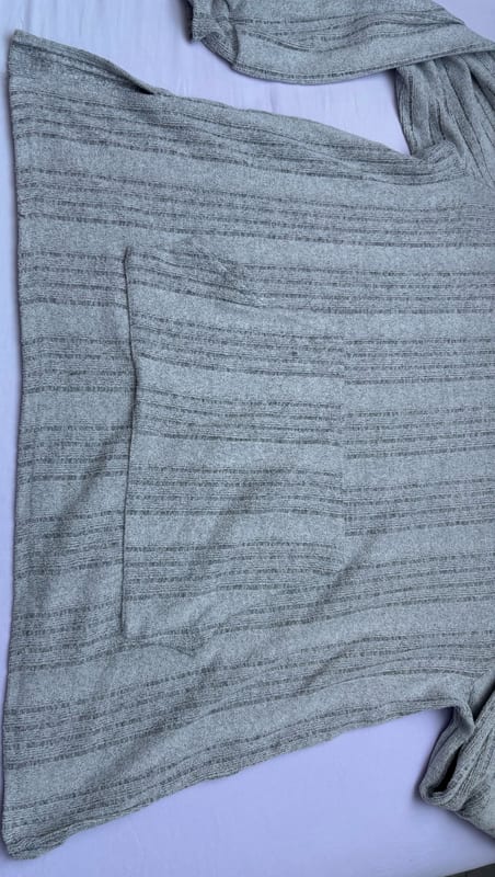 Damen Langarm-Oversize-Pullover in Grau gestreift – Bild 3 von 5