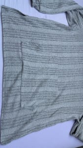 Damen Langarm-Oversize-Pullover in Grau gestreift — Bild 3 von 5 anzeigen