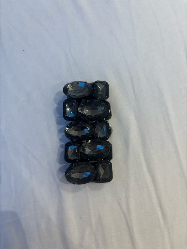 Damen Armband mit grauen Glassteinen, elastisch – Bild 2 von 2