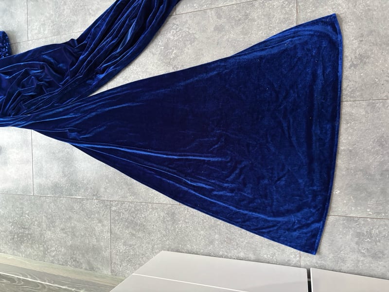 Damen Langes Abendkleid in Royalblau mit Pailletten und Schlitz – Größe S – Bild 6 von 9