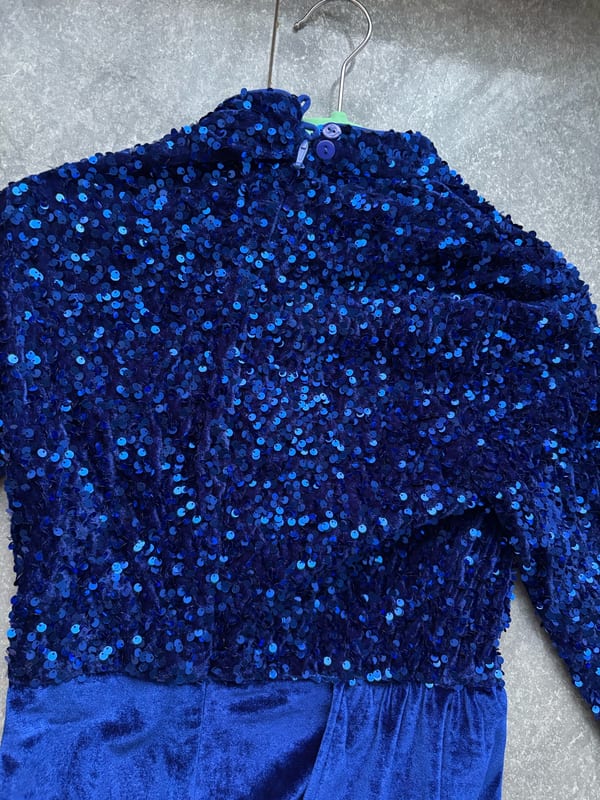 Damen Langes Abendkleid in Royalblau mit Pailletten und Schlitz – Größe S – Bild 8 von 9