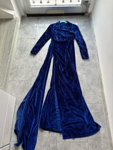 Damen Langes Abendkleid in Royalblau mit Pailletten und Schlitz – Größe S — Bild 1 von 9 anzeigen