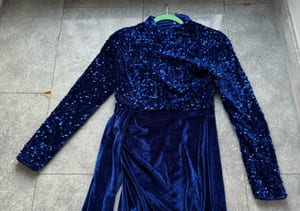 Damen Langes Abendkleid in Royalblau mit Pailletten und Schlitz – Größe S — Bild 2 von 9 anzeigen