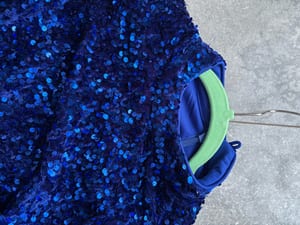 Damen Langes Abendkleid in Royalblau mit Pailletten und Schlitz – Größe S — Bild 4 von 9 anzeigen