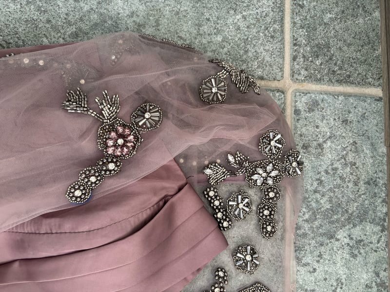 Damen Elegantes Abendkleid/Ballkleid in Altrosa – bodenlang mit Perlenstickerei – Größe XL – Bild 4 von 8
