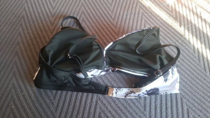 Damen Schicker Bikini mit Blumenmuster – Größe M – Schwarz – Bild 3 von 6