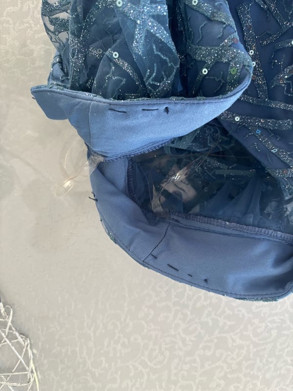 Damen Festliches blaues Kleid mit Glitzer und langen Ärmeln – Größe 40 – Bild 6 von 6
