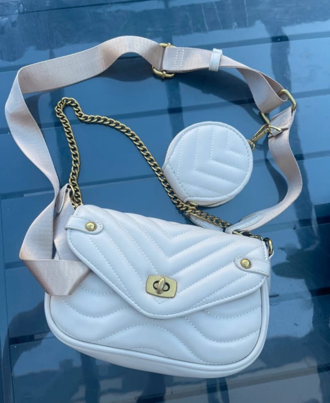 Damen Cremefarbene Umhängetasche mit Goldkette und Münzbörse – Bild 8 von 8