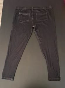Damen Treggins in Jeans Optik Schwarz Gr.46/48 — Bild 2 von 3 anzeigen