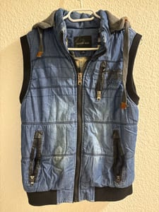 Jungen Gesteppte Jeansweste mit Kapuze – Größe 152 – Blau