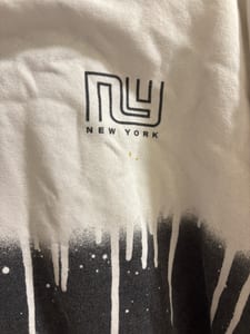 Jungen Hoodie mit Farbverlauf und Tropfen-Print, Motiv „New York“ – Größe 164 – Weiß/Grau — Bild 4 von 4 anzeigen