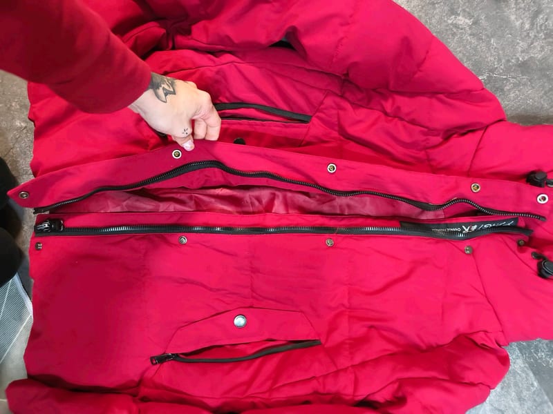 Damen Rote Steppjacke mit Kapuze Gr. M – Bild 3 von 7