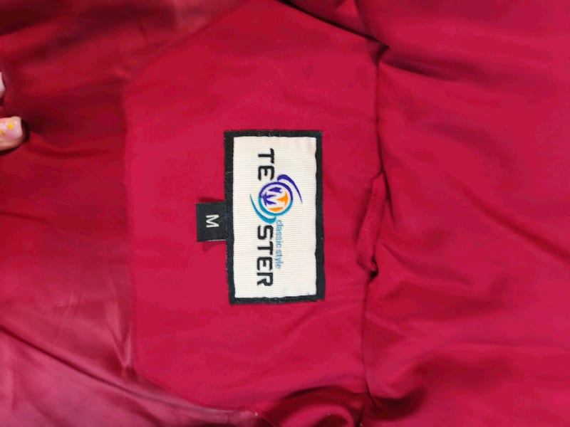 Damen Rote Steppjacke mit Kapuze Gr. M – Bild 5 von 7