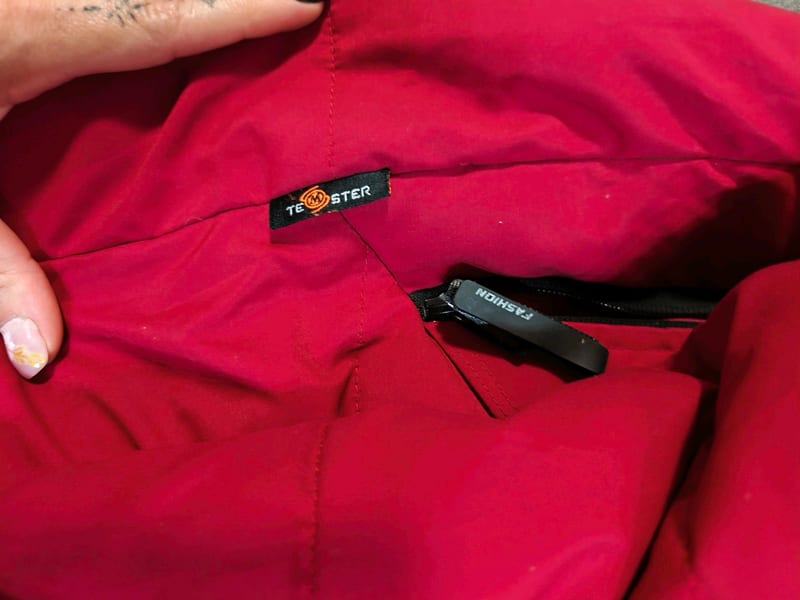 Damen Rote Steppjacke mit Kapuze Gr. M – Bild 6 von 7