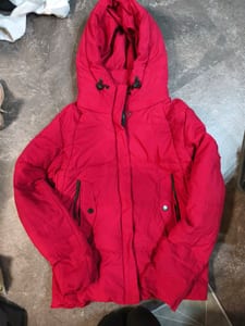 Damen Rote Steppjacke mit Kapuze Gr. M